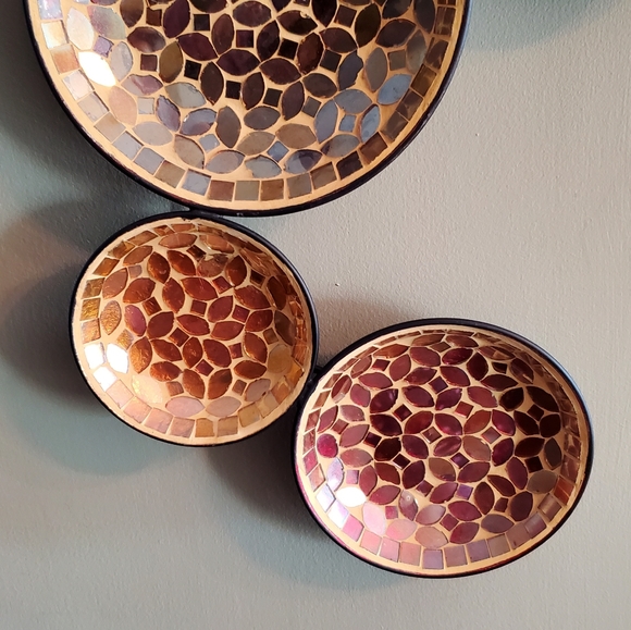 Multi coloured glass decorative plates - Picture 2 of 2